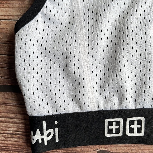 KSUBI | Black and white mesh detail crop top - Picture 4 of 6